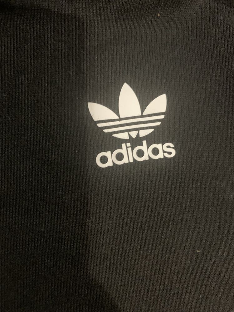Adidas czarna bluza z kapturem