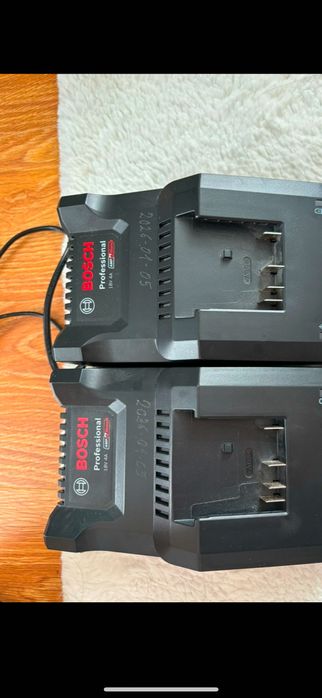 Ładowarka BOSCH 18v