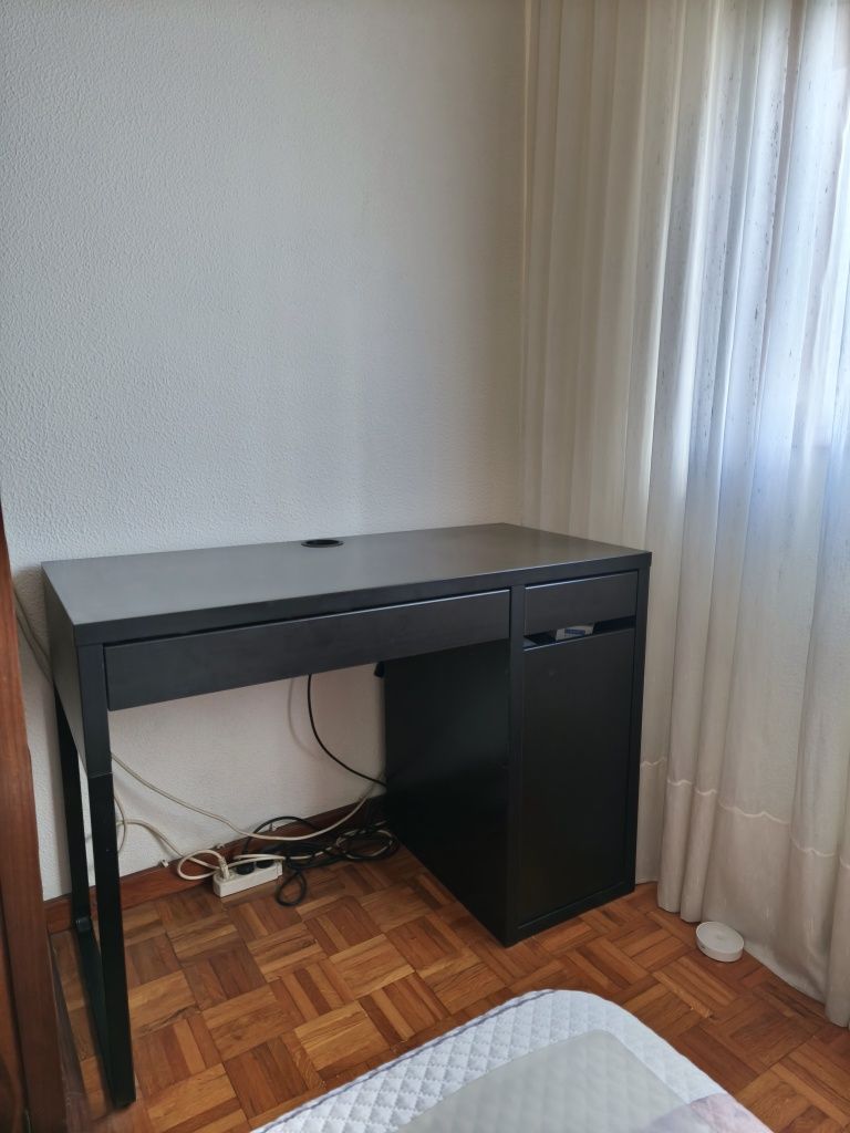 Secretária MICKE IKEA Preta Excelente Estado