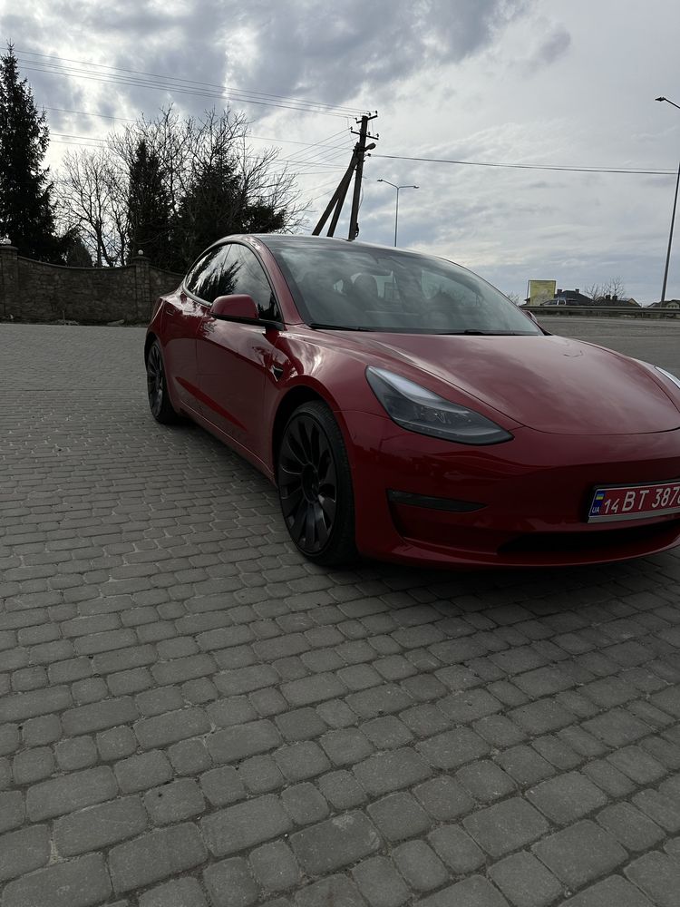 Tesla model 3 perfomance