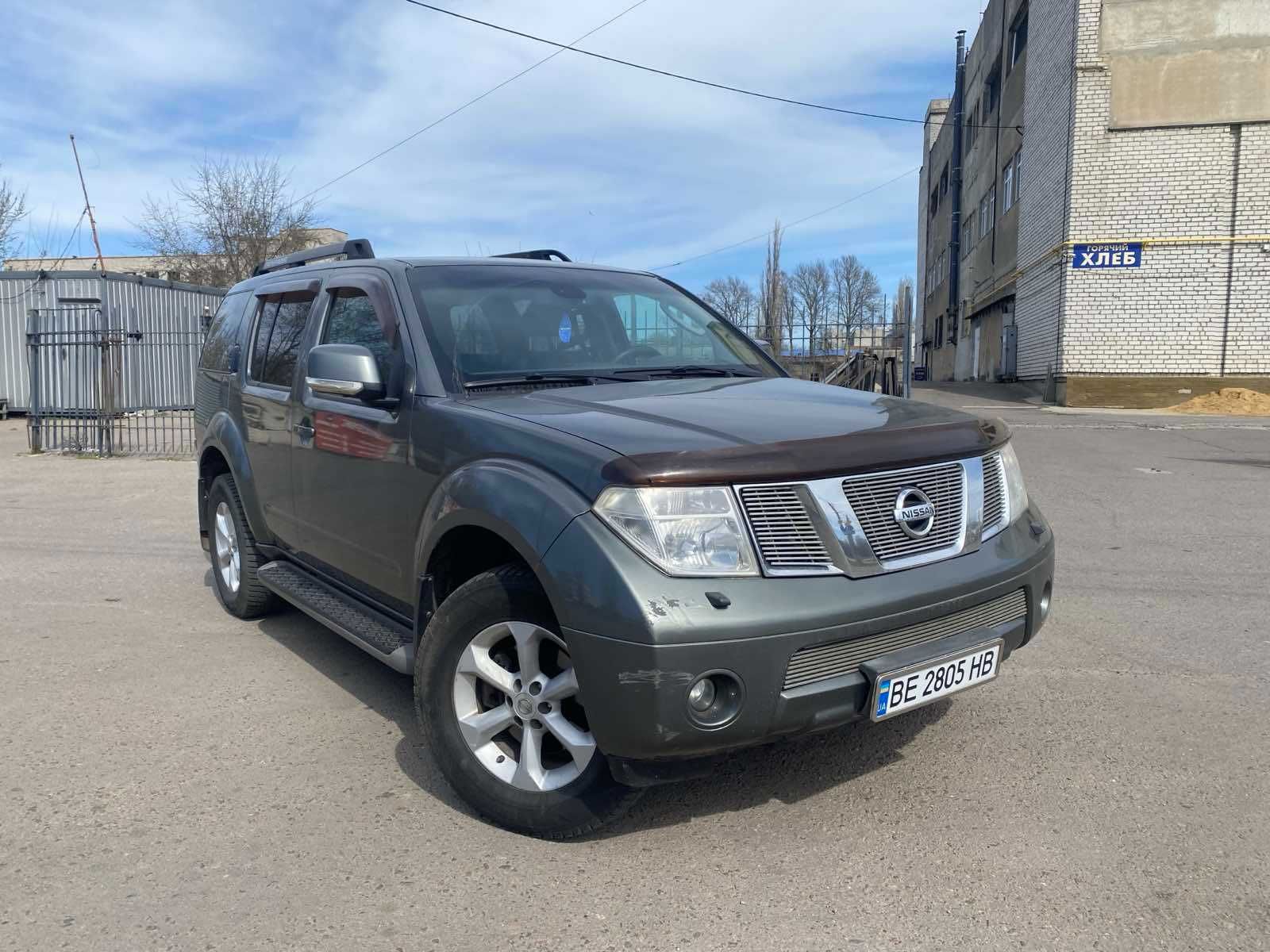 Nissan Pathfinder 2008 року 2,5 л./дизель