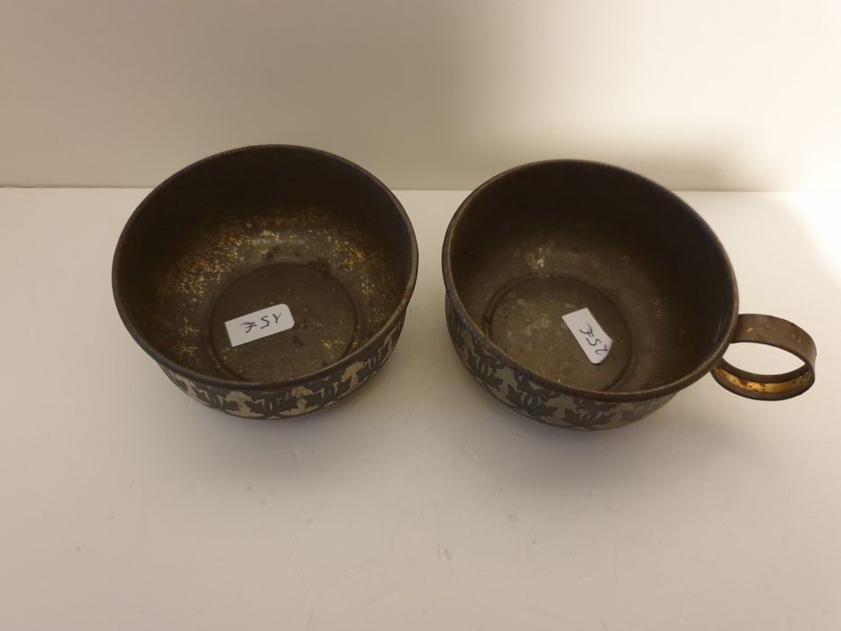 2 antigas chavenas de peregrinação francesas em chapa N.S. de Lourdes