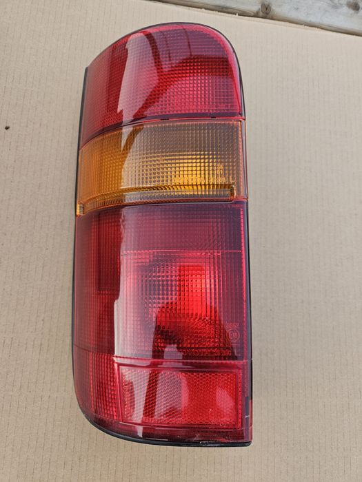 Farolim Esquerdo Toyota Hiace