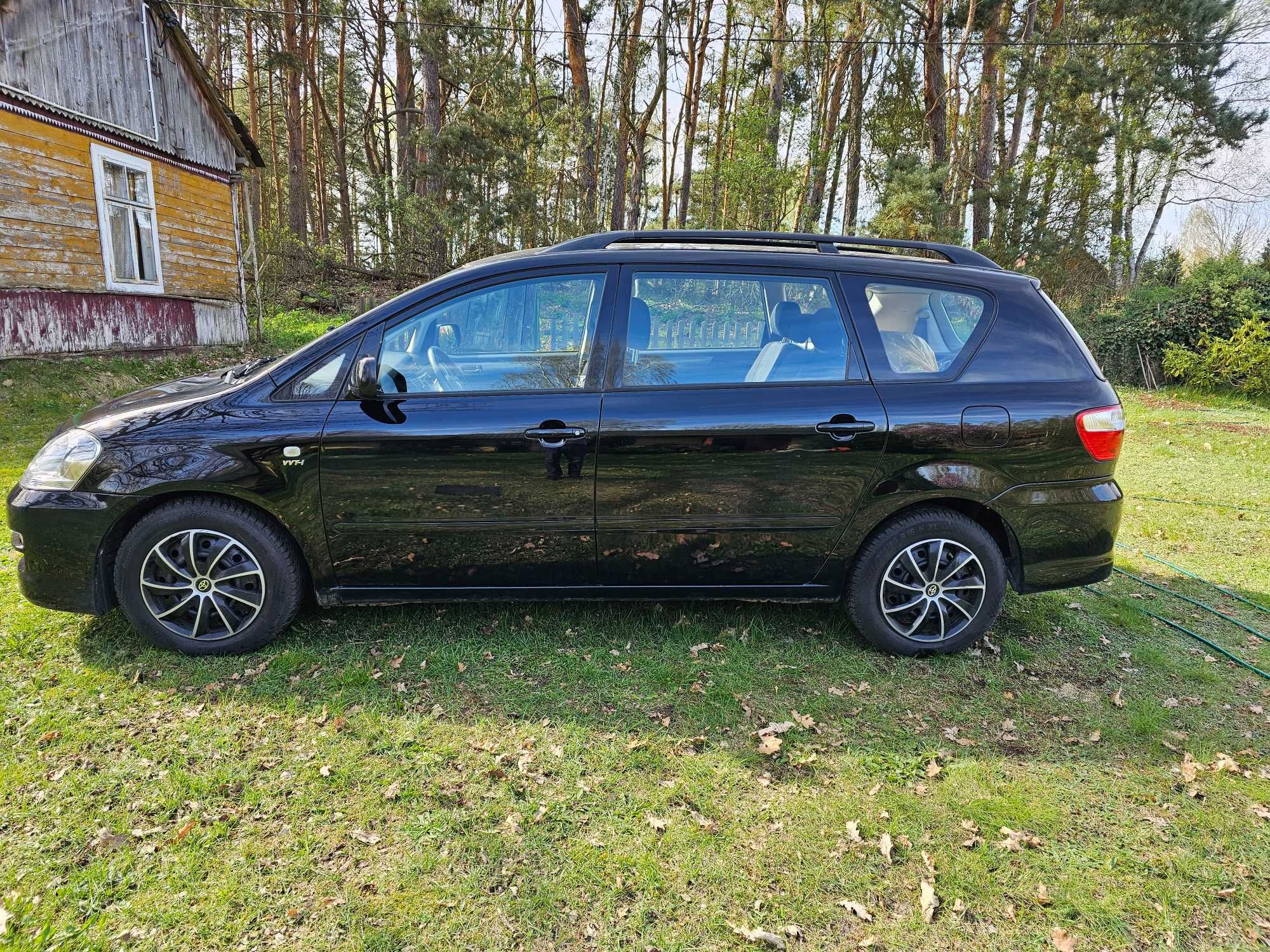 Avensis Verso 2.0 bezyna