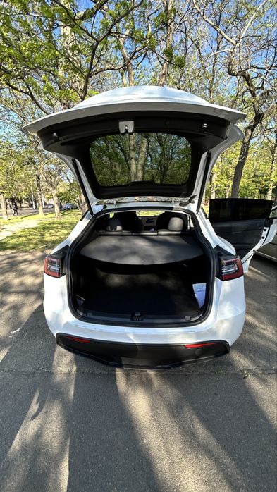 Tesla Model Y Long Range Dual Motor
