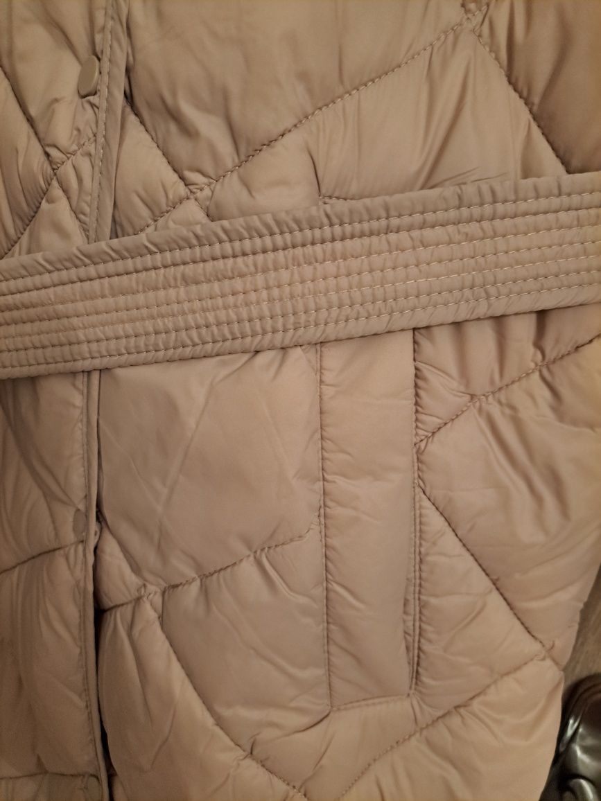 Płaszcz damski pikowany Mohito plus size wiązany 44 46 XXL kurtka beż