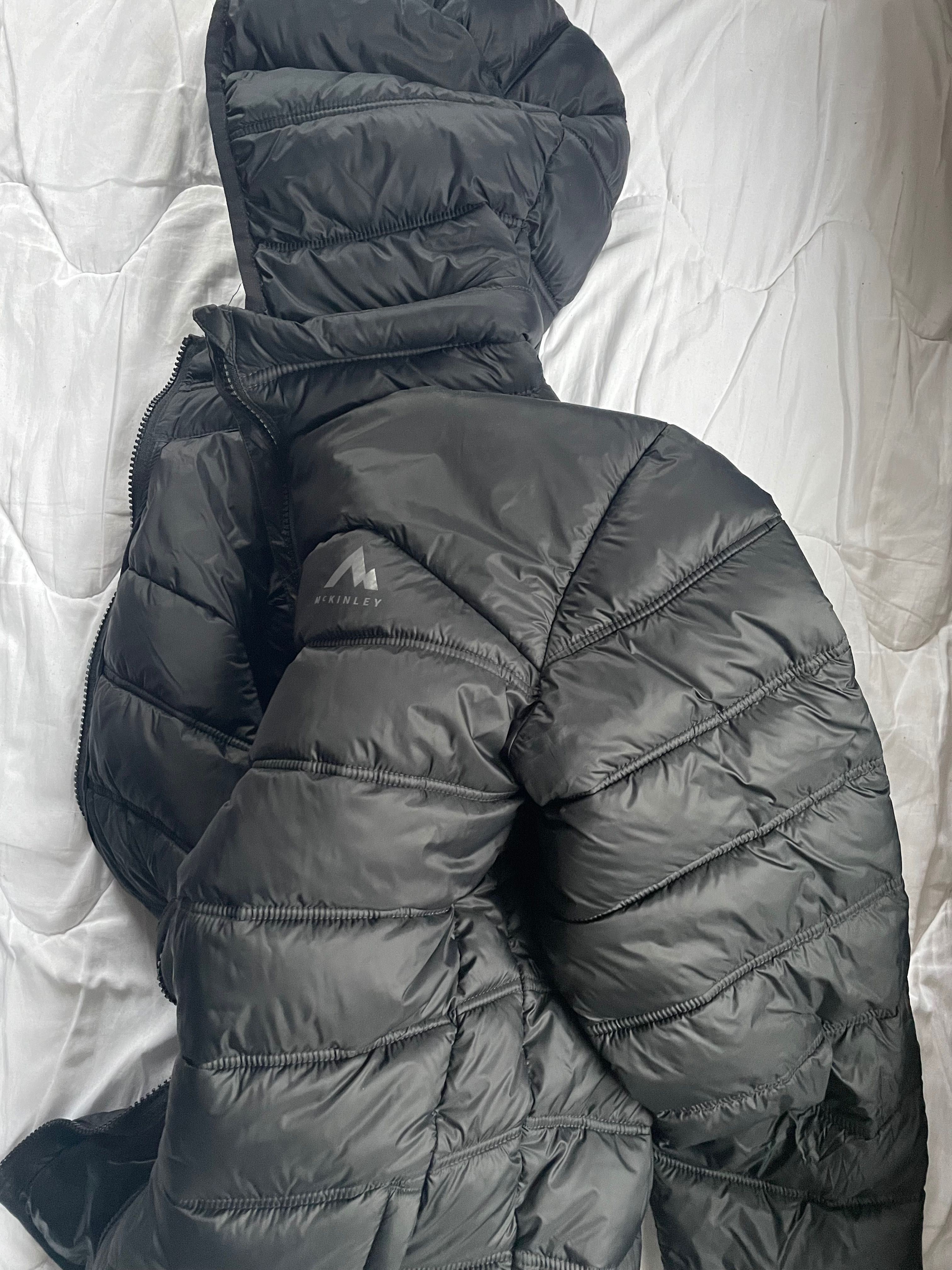 Продам куртку демісезонну чорну McKinley.