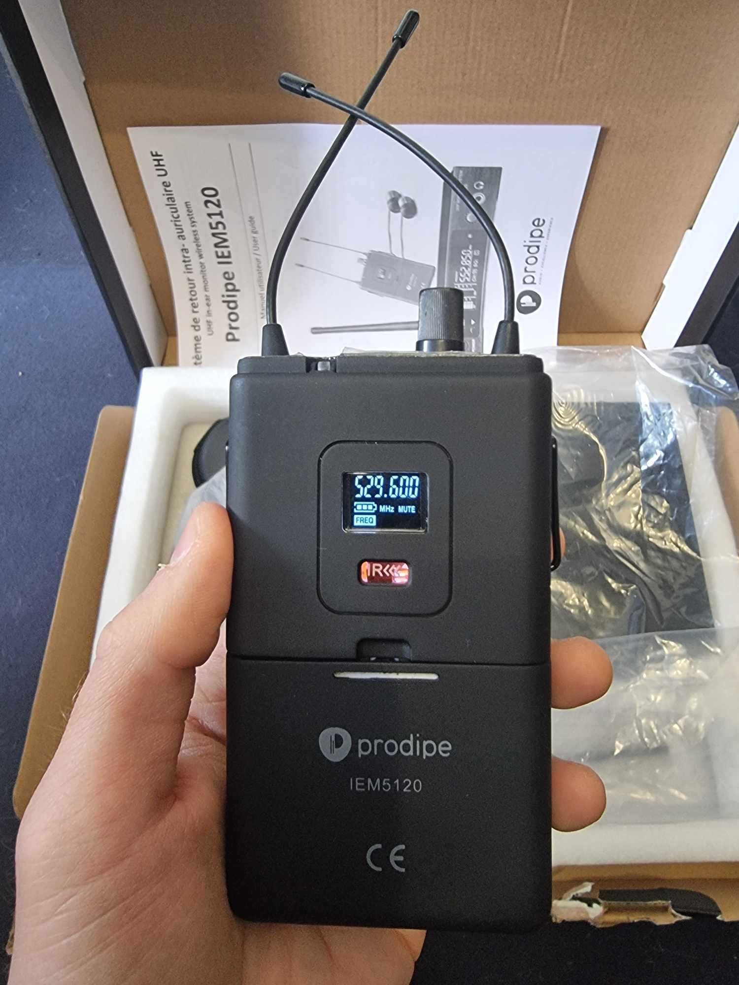 Bezprzewodowy odsłuch słuchawkowy IEM 5120