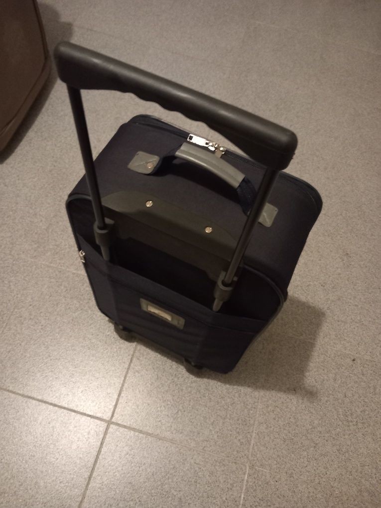 Vendo ou troco duas malas de viagem
