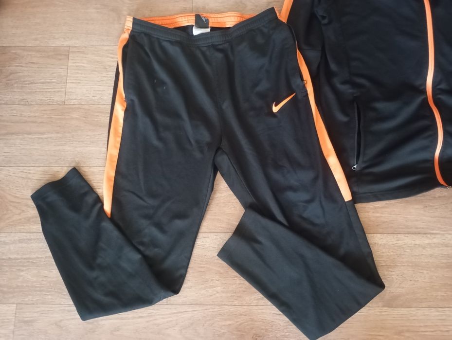 Спортивний костюм Nike  розмір М