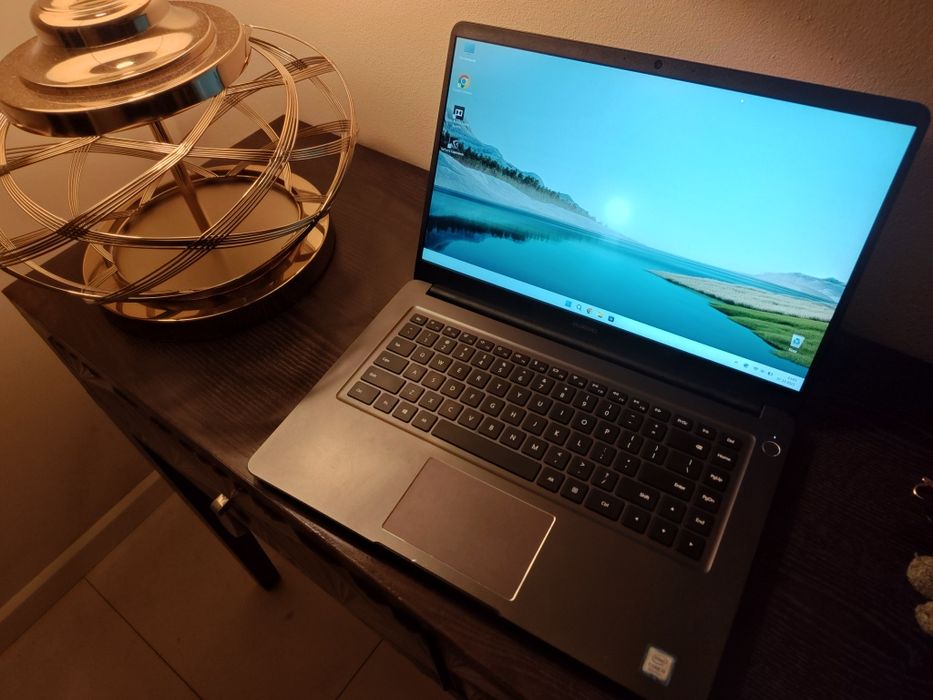 Huawei Matebook D15 15.6" i5-8250U/16GB/256GB NVME/Win11 GeForce MX150