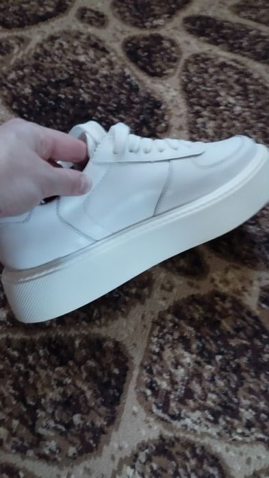продам взуття шкіряне