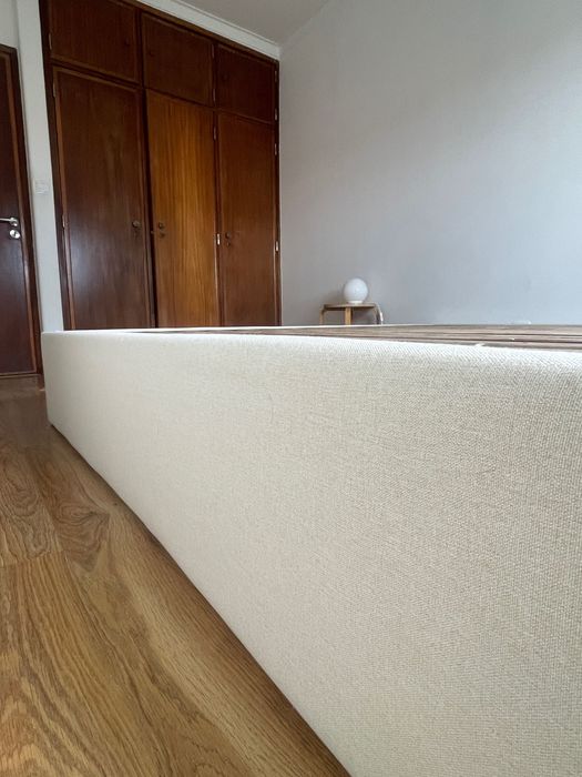Cama e estrado como novos