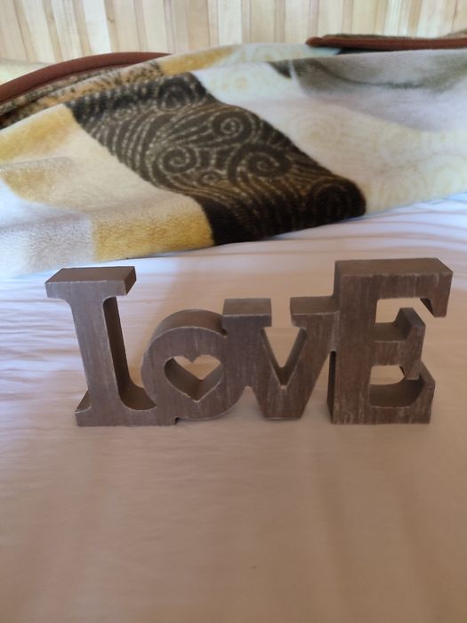 Napis Love dekoracja