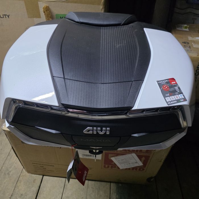 Kufer centralny GIVI 58L MAXIA 5 HONDA z oparciem - wersja limitowana