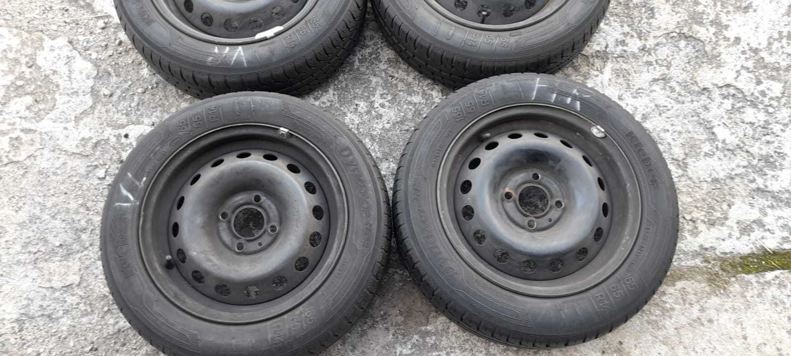 Koła 14 Renault z oponami  letnimi 165/65 R14
