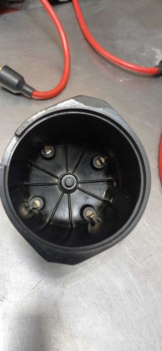 Кришка трамблера ВАЗ 2101-2107,2121,2131, мідні контакти.