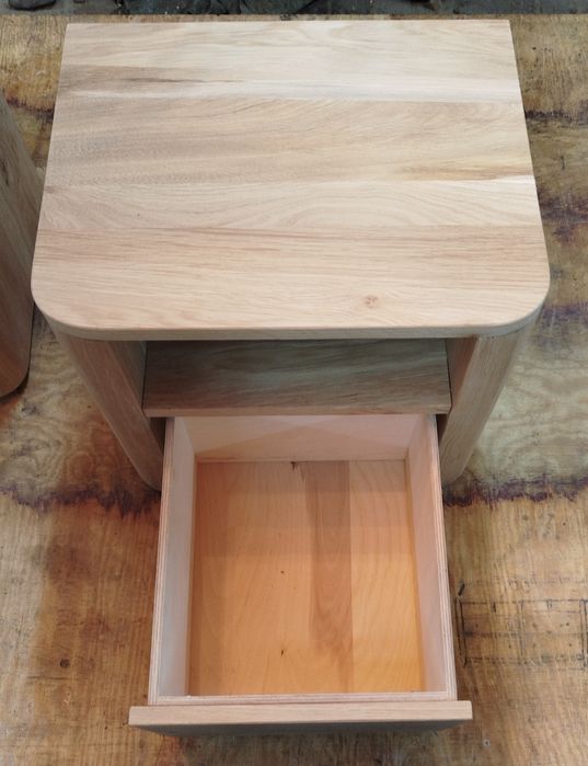 Stoliczek z drewna dębowego