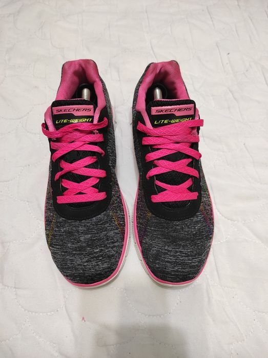 Кросівки Skechers 38р. 24.5см оригінал відмінний стан