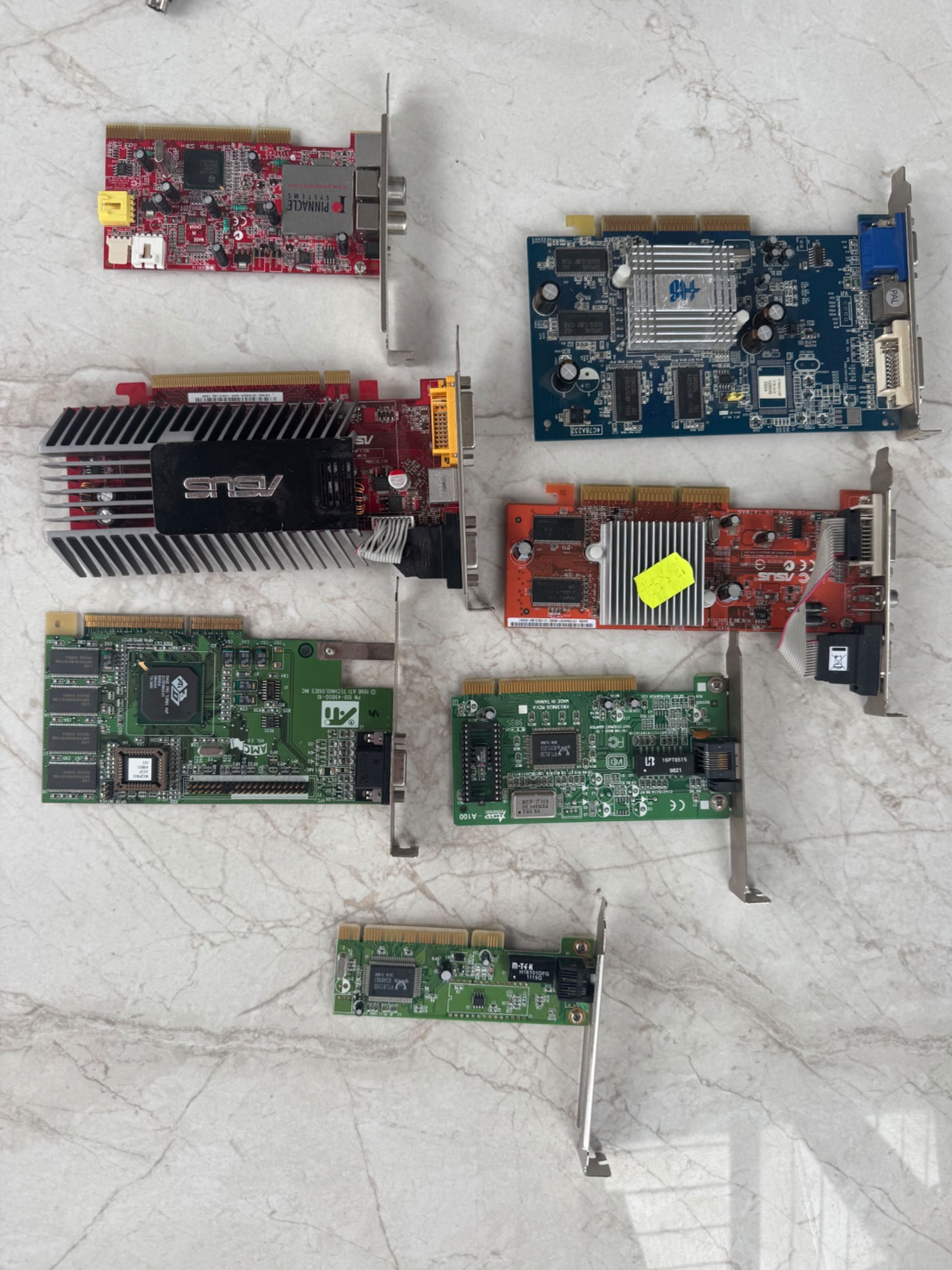 Старые HDD, modem, CD-Rom, mouse, webcam LTP, video card и др.