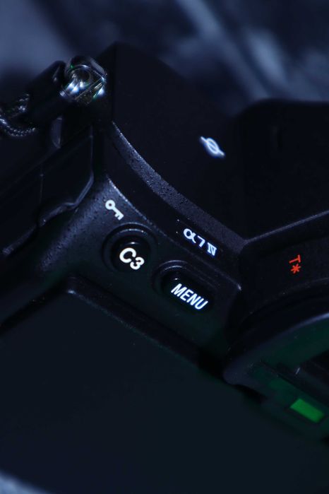 Sony A7 IV (Corpo) – Full-Frame Híbrida de Última Geração