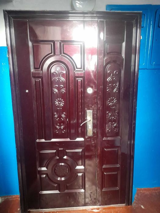 Продам вхідні двері бу