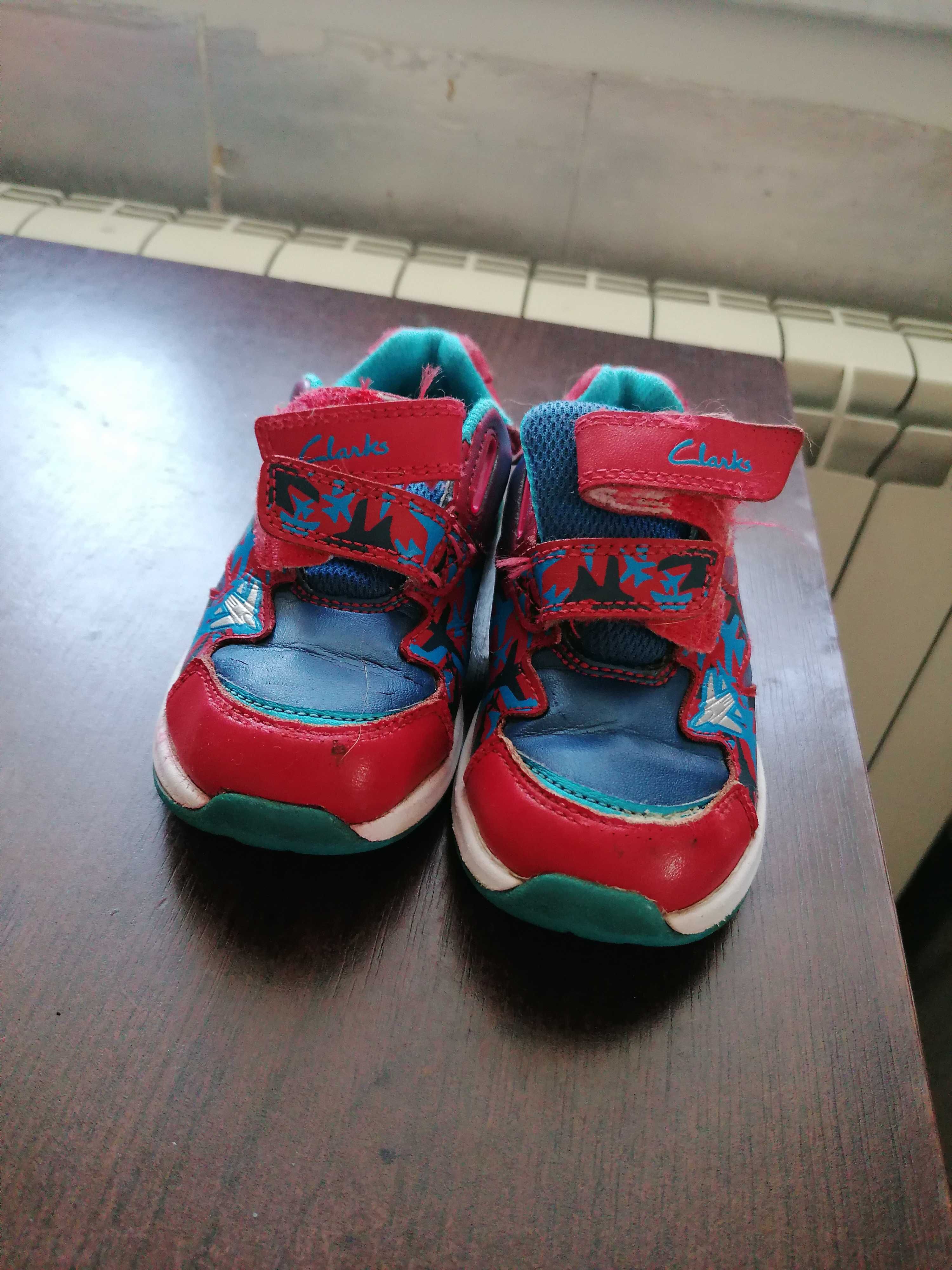 Sptzedam buty dla chlopca