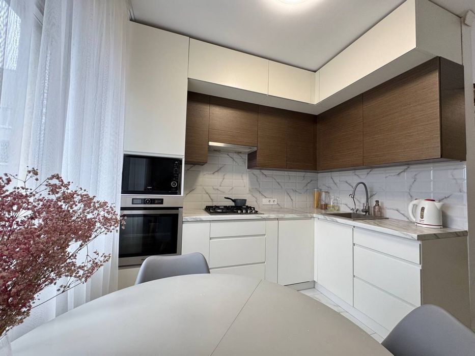 Продаж сучасної 2-кімнатної квартири на Сихові!