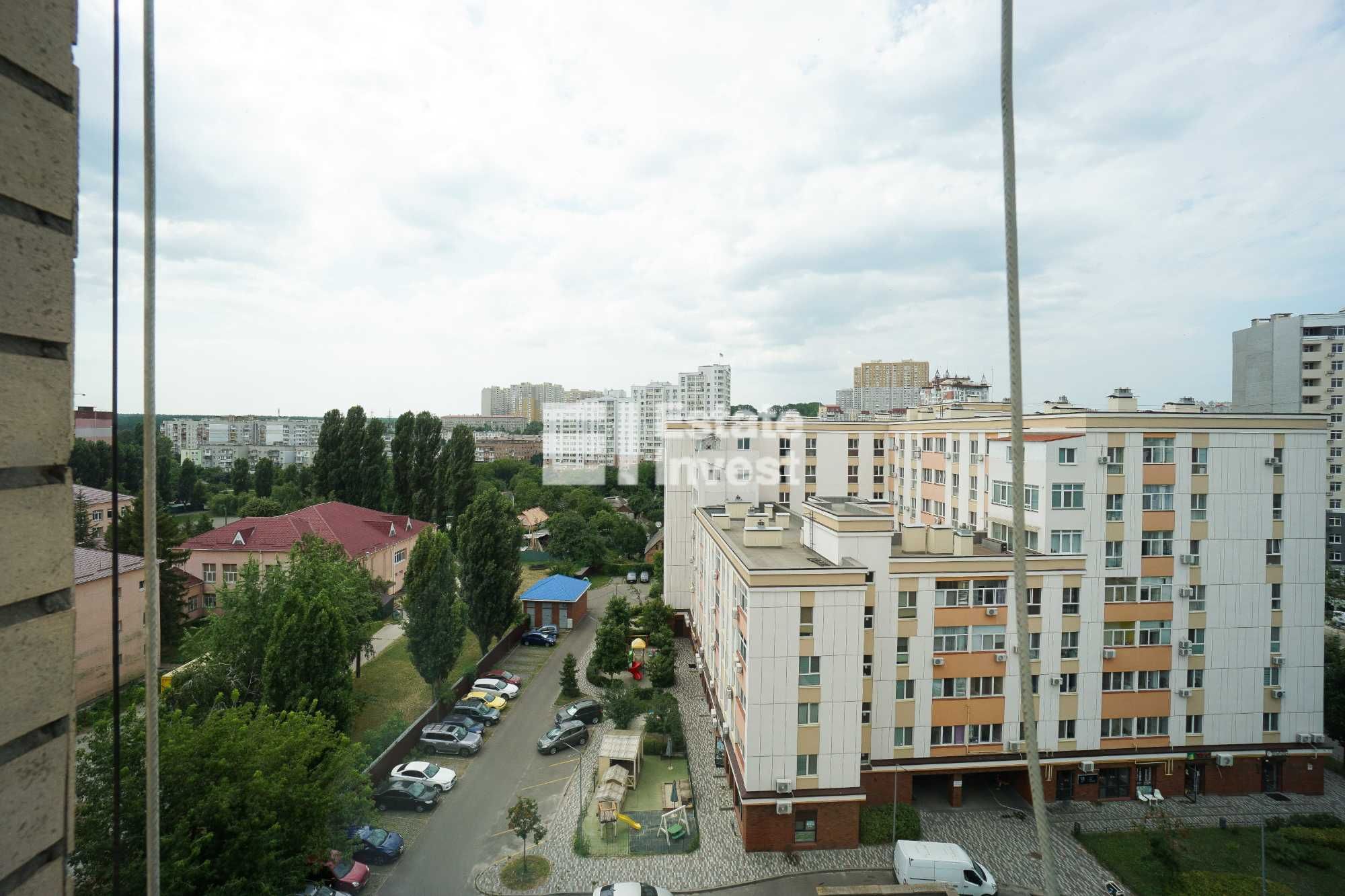 Продається 3-кімнатна квартира в гуртожитку в центрі Вишгорода