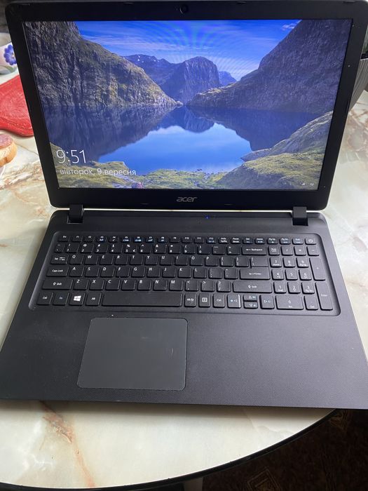 Acer ES1-523 (N16C2)