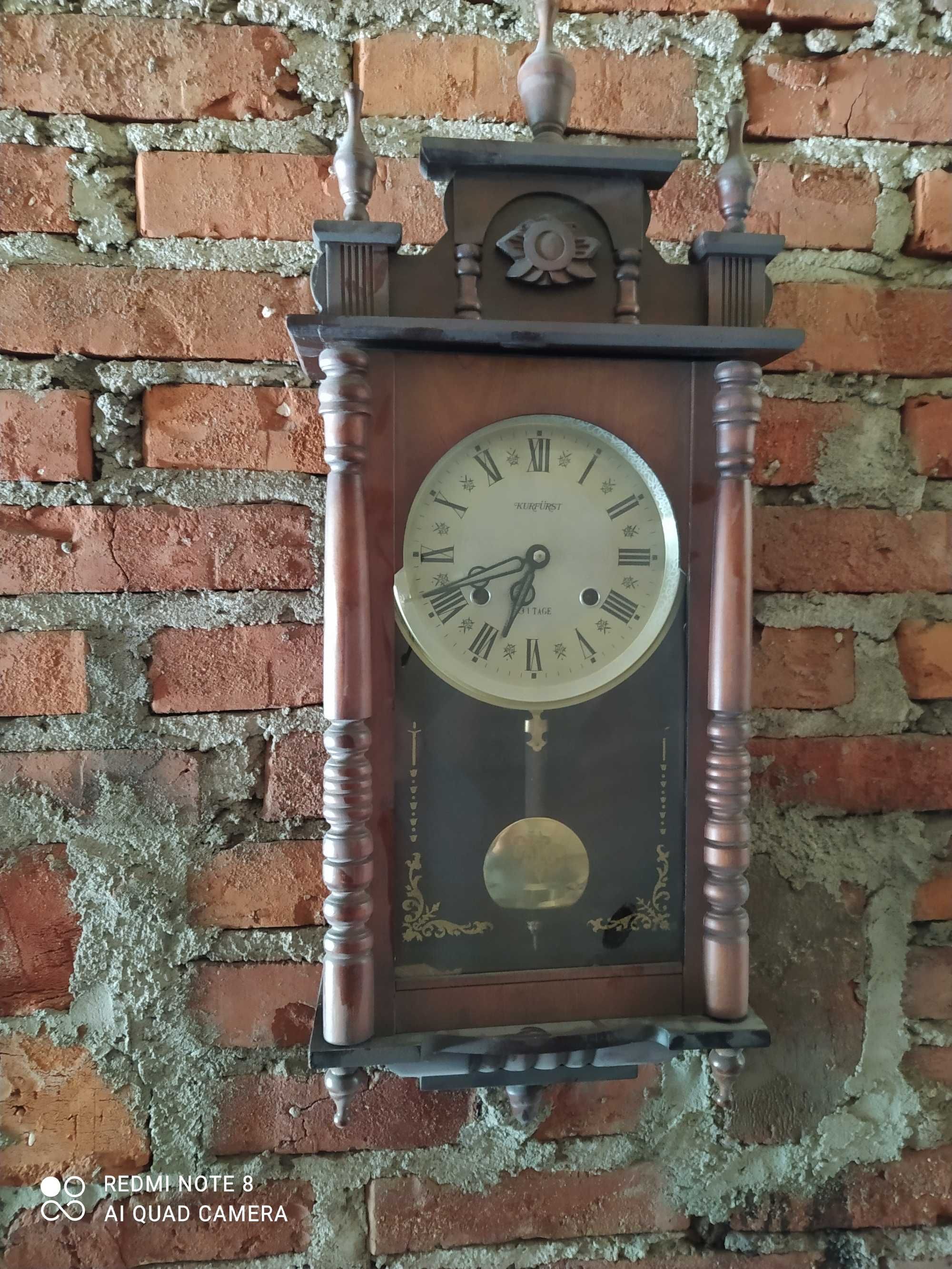 Zegar mechaniczny drewniany