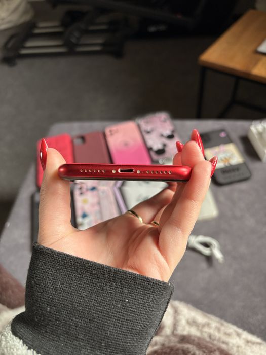 iPhone 11 – 64 GB – Czerwony – Bardzo dobry stan