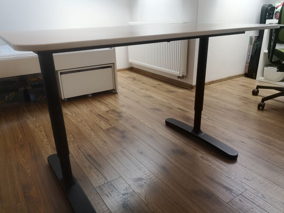 Biurko regulowane Ikea Bekant