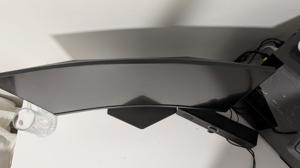 Monitor Gaming curvo AOC 280HZ