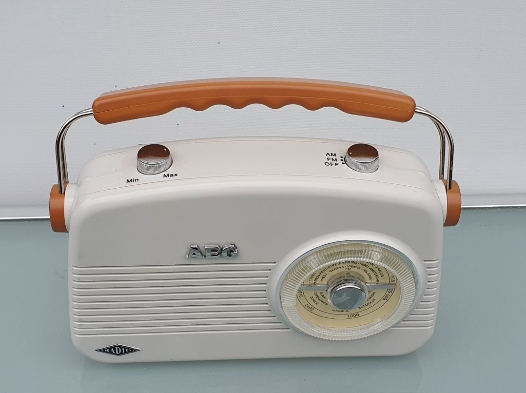 AEG Radio tranzystorowe w stylu retro