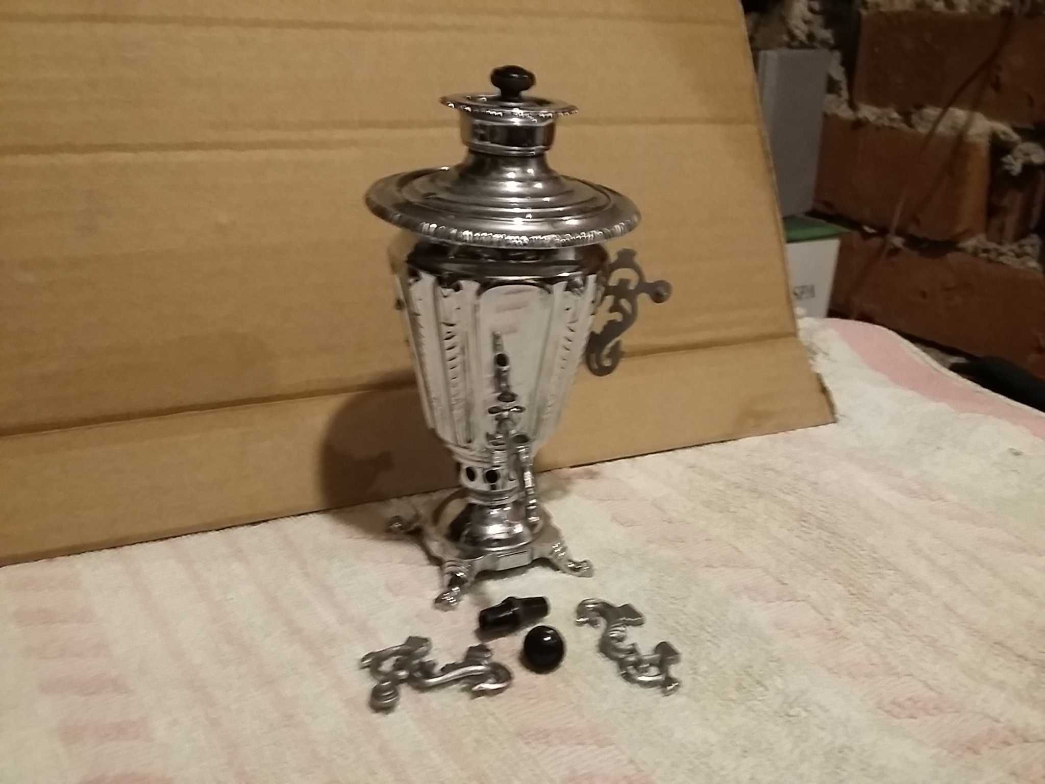 Samowar elektryczny rosyjski z 1979 r nówka + dwa samowarki niniaturki