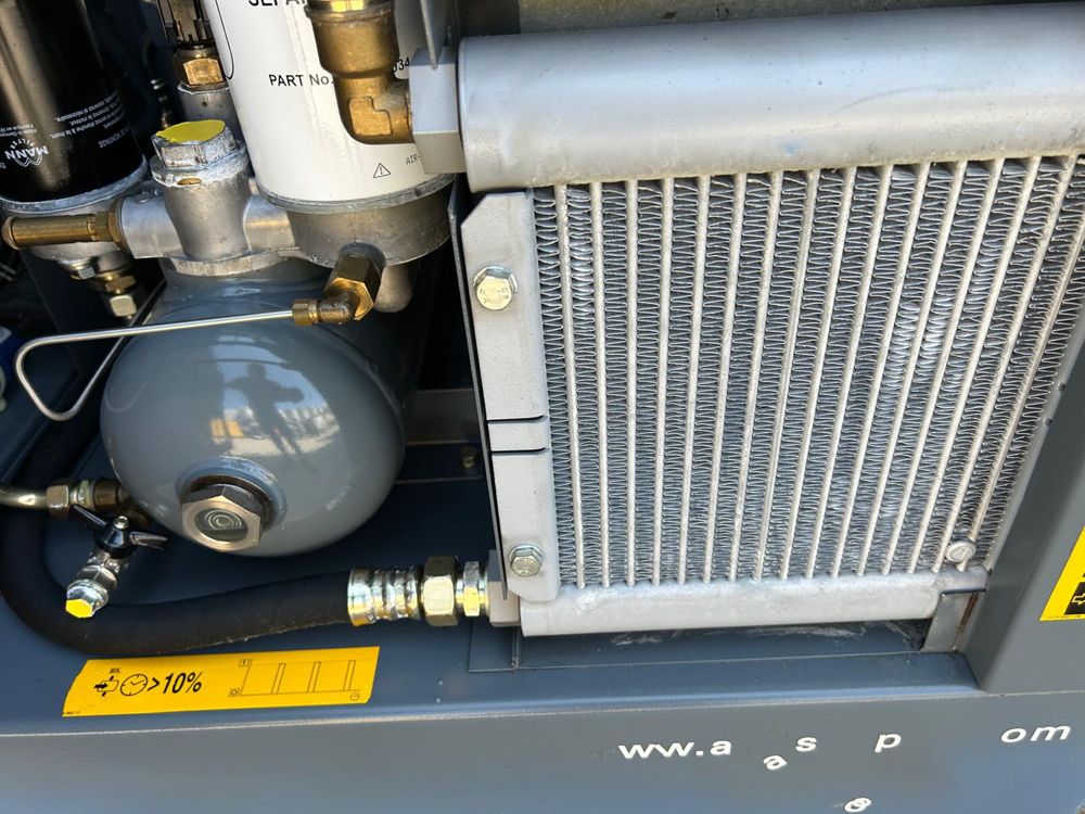 Kompresor  śrubowy ATLAS COPCO GA5 5.5kw 9.75 bar + OSUSZACZ
