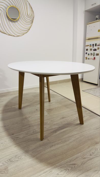 Vendo mesa arredondada madeira branco NOVA