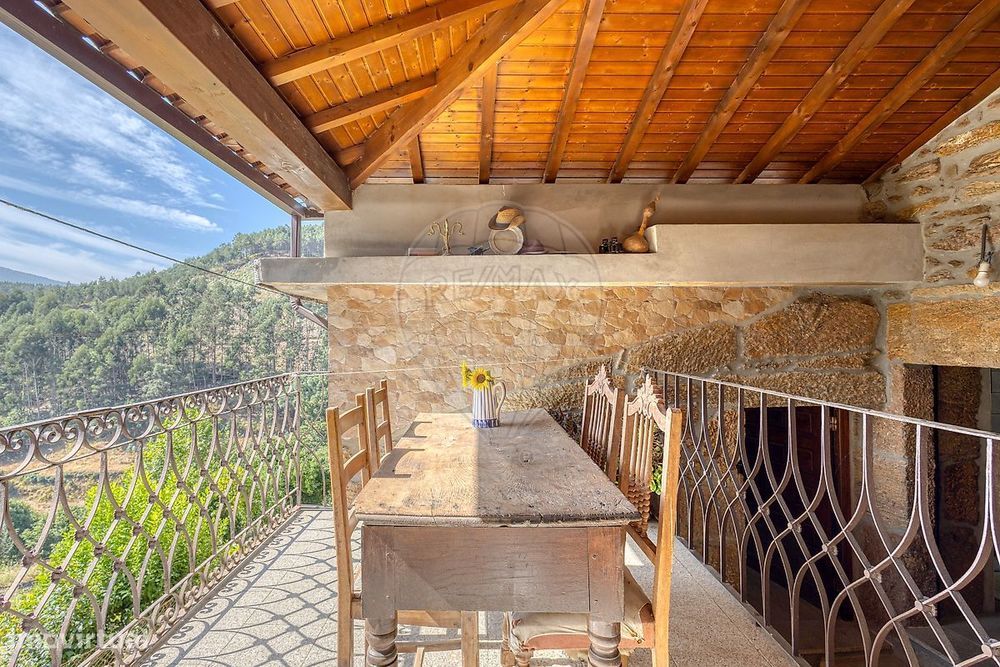 Moradia T4 para venda