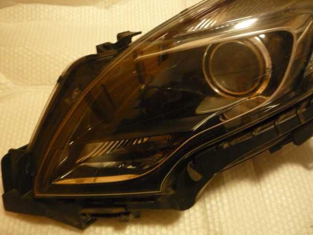 Lampa przednia Opel Zafira C
