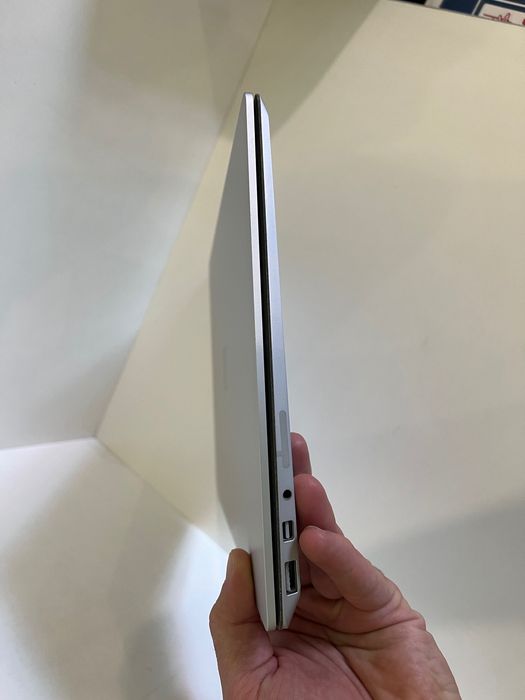 Продам ноутбук  Microsoft Surface Laptop