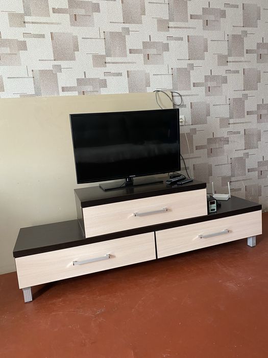 Тумба комод під телевізор на 3 шухляди