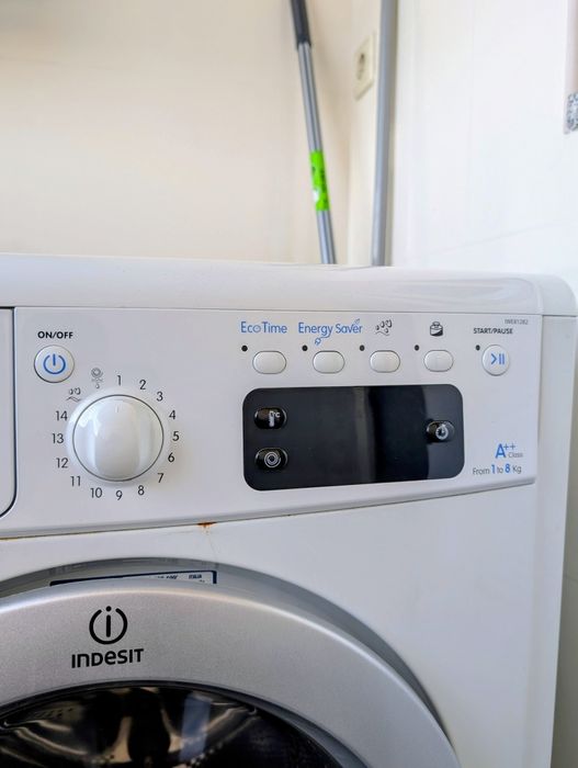 Máquina de Lavar Roupa Indesit 8kg - Avariada
