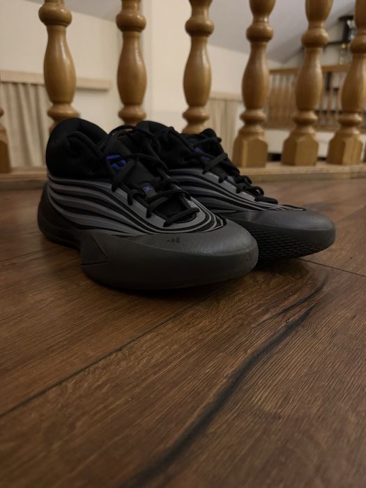 Баскетбольні кросівки Adidas Dame X