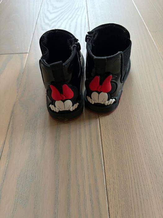 Продаю дитяче вживане взуття