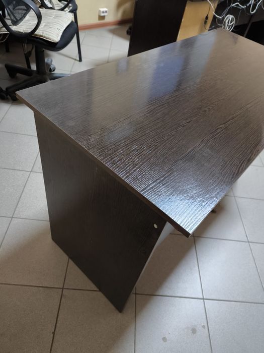 Продам стіл офісний / учбовий б/у колір венге