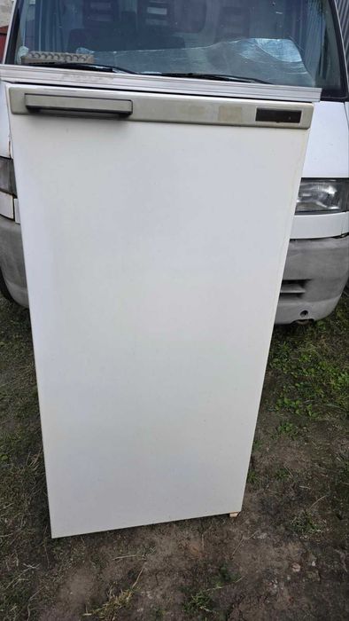 Холодильник Днепр, рабочий, капельного типа.высота 1.2 м.