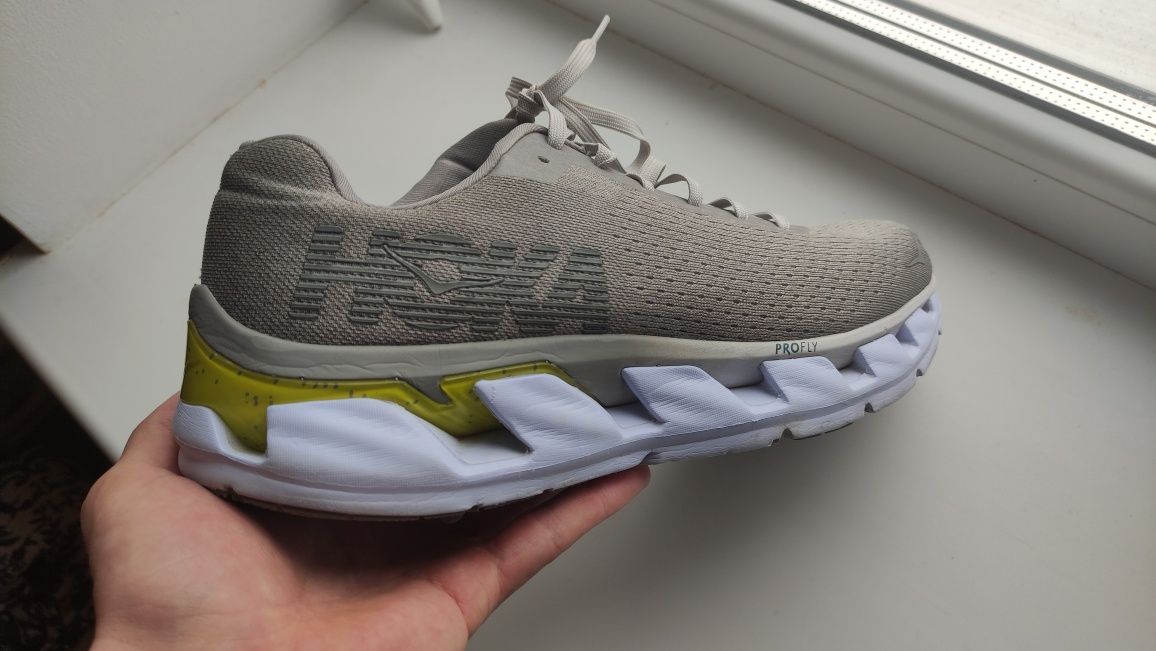 Hoka One Profly кросівки чоловічі спортивні кеди літні