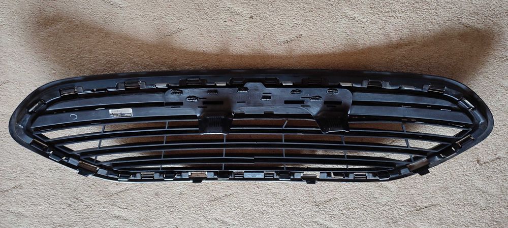 Решітка переднього бамперу Форд фієста 2018 року Америка