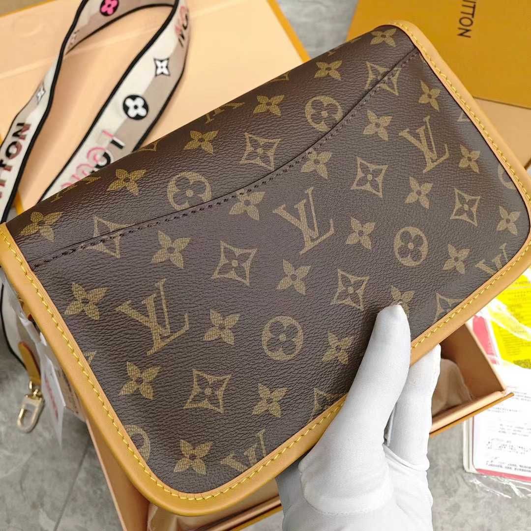 LOUIS VUITTON Torby i plecaki